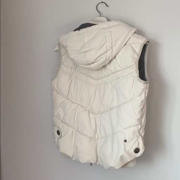 Vest - Picture 3 of 4